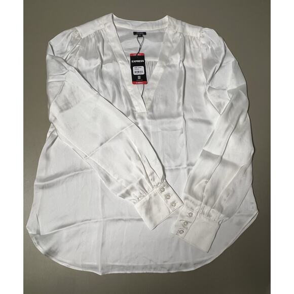 Express Satin V-Neck Top Women’s XS Marshmallow 100% Polyester - Picture 2 of 10